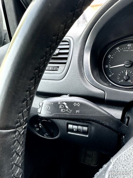 Skoda FABIA 1.2 TSI 105CH ELEGANCE2 DSG7 / 1ÈRE MAIN / REGULATEUR DE VITESSE / RADAR DE RECU (image 19)