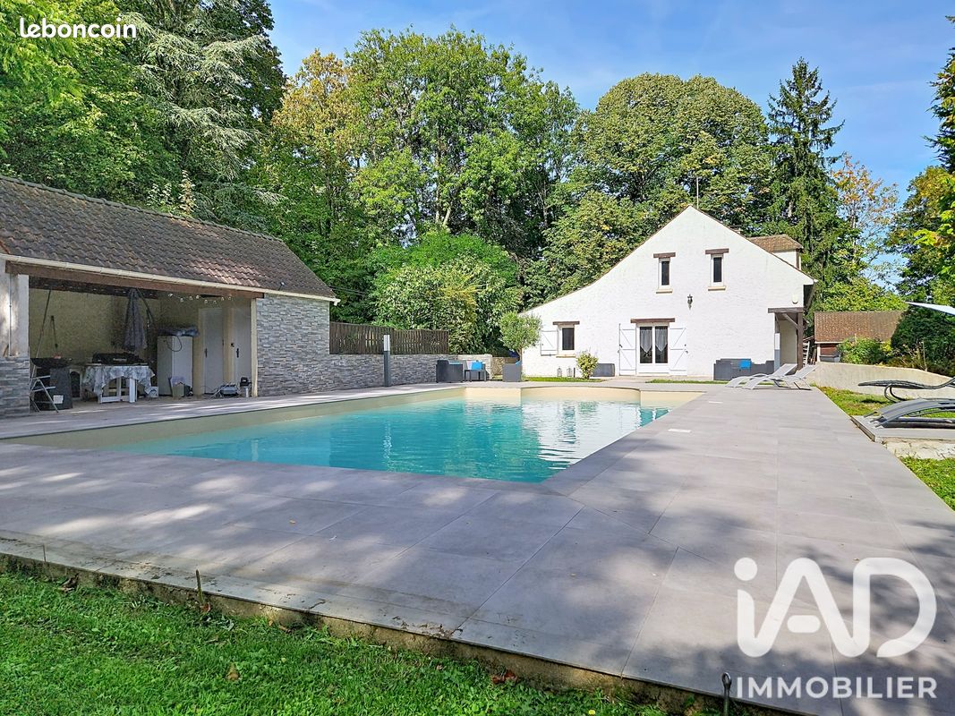 Maison 7 pièces 222 m² · à Gironville-sur-Essonne · 222 m² · 519 000 €