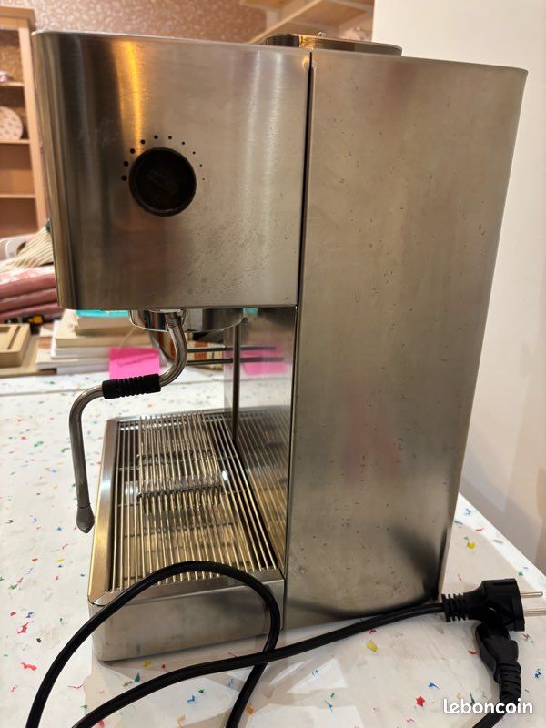 Machine expresso LELIT Kate PL82T avec moulin intégré (image 5)