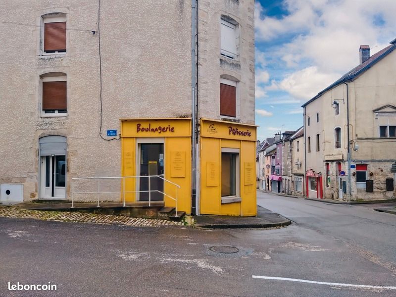 Local commercial 200 m²