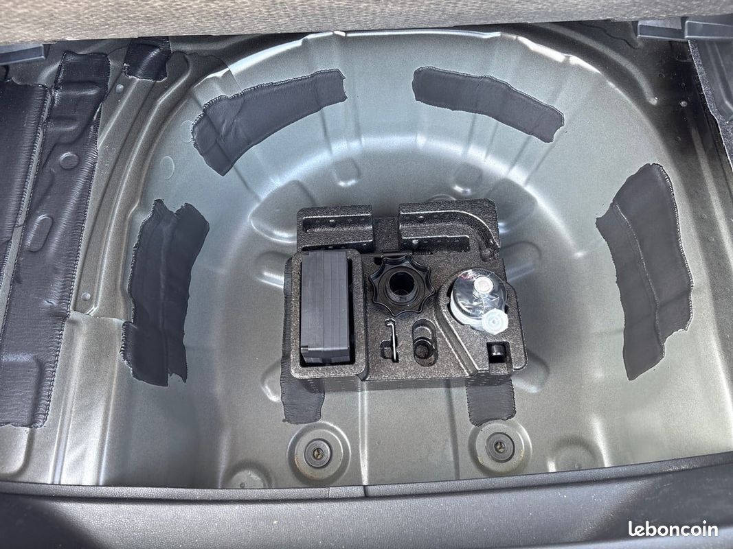 SEAT Arona 1.0 TSI 95 ch Start/Stop BVM5 Copa (image 24)