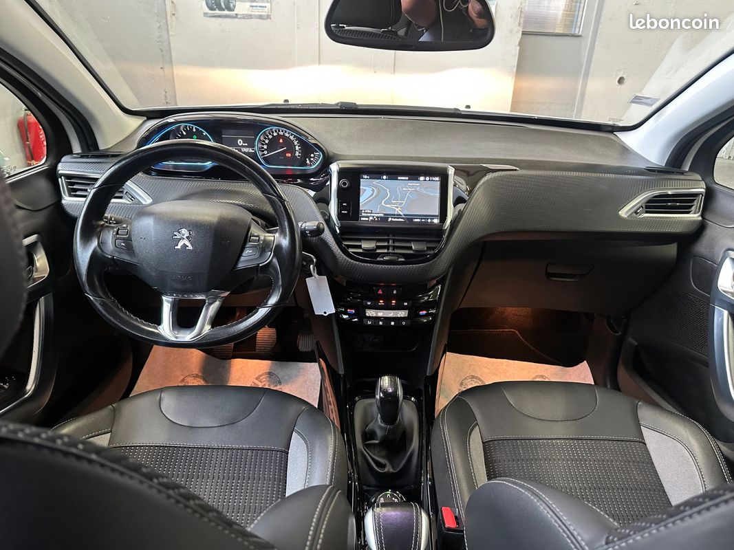 Peugeot 2008 1,5 BLUE HDI 100 CH Allure Carplay (image 24)
