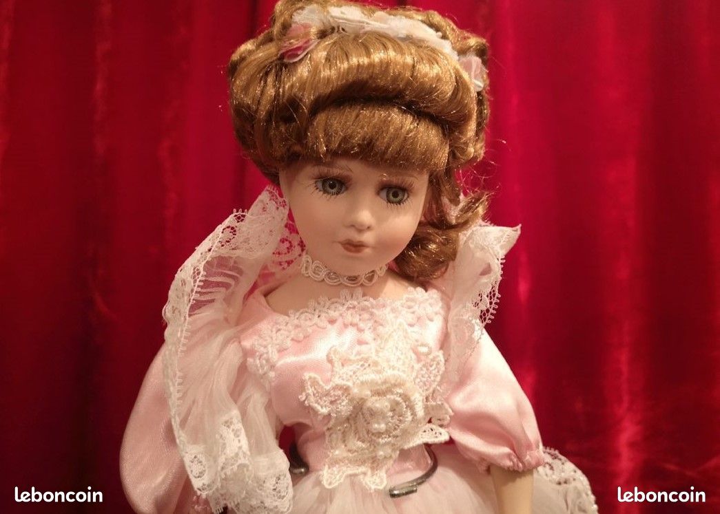 Poupée de porcelaine "La Danseuse" (image 1)