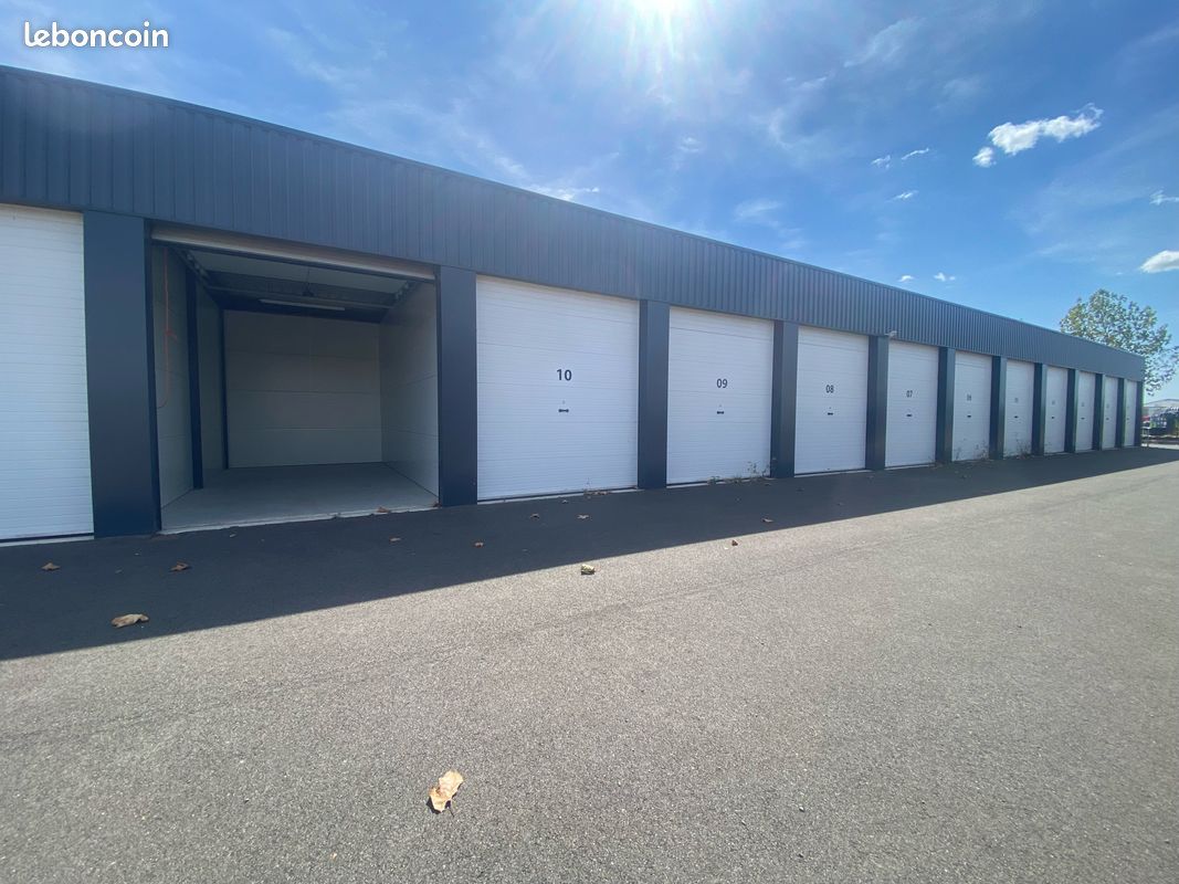 Parking/box Aiffres · 45 000 €