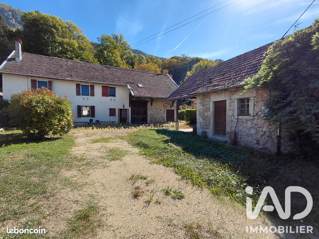 Maison 8 pièces 180 m² · à Virignin · 180 m² · 227 000 €