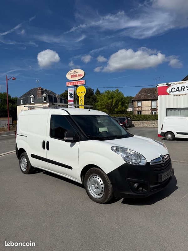 Opel Combo 1.6cdti 90 2eme main vehicule propre (image 1)