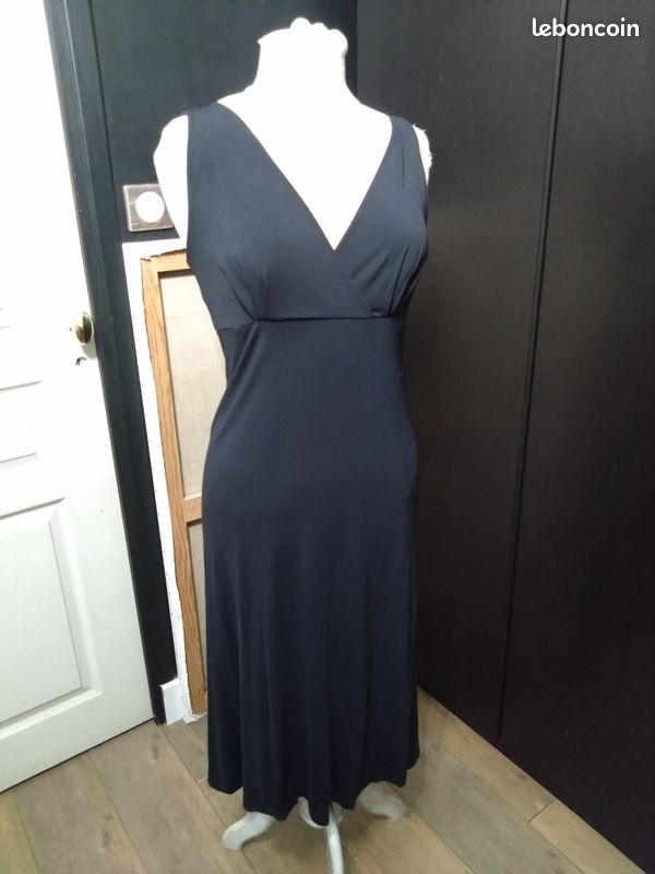 Robe agnès b. T2 38 noire mi-longue cache-cœur chic élégante (image 3)