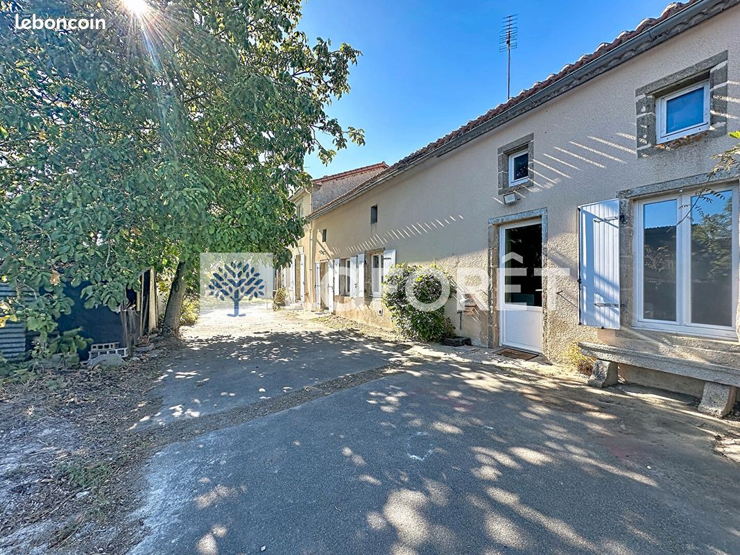 Maison 6 pièces 158 m² · à Courlay · 158 m² · 156 000 €