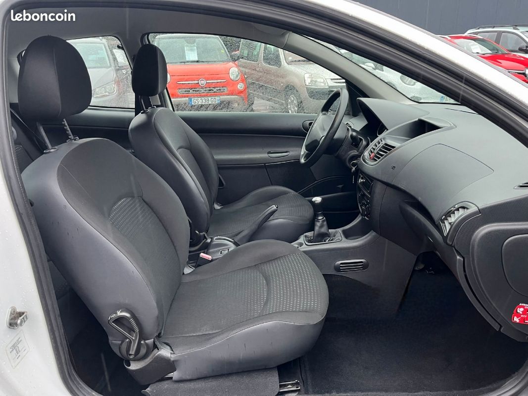 Peugeot 206+ 1.1 60cv 115000 kms (image 4)
