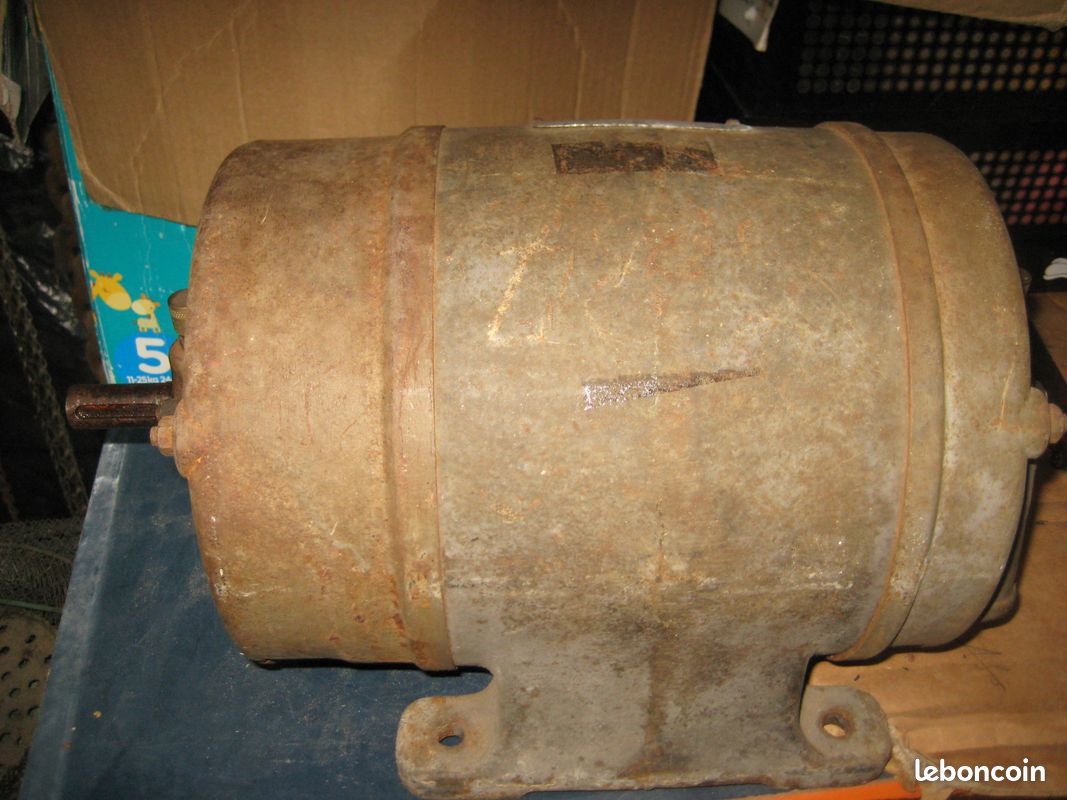 Moteur électrique 1 CV JEUMONTtriphasé 220/380 (image 1)