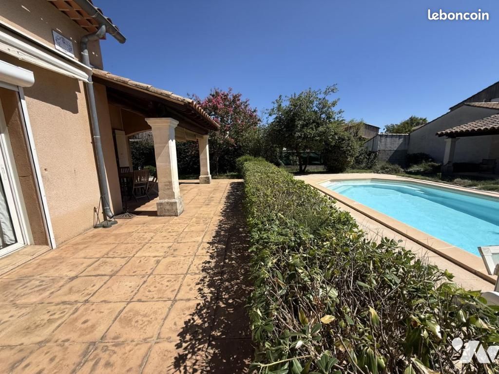 Maison 8 pièces 158 m² · à Bagnols-sur-Cèze · 158 m² · 330 000 €