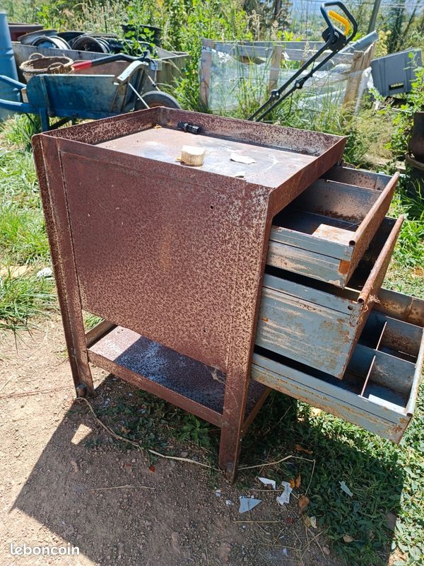 Petit meuble de rangement en métal (image 2)