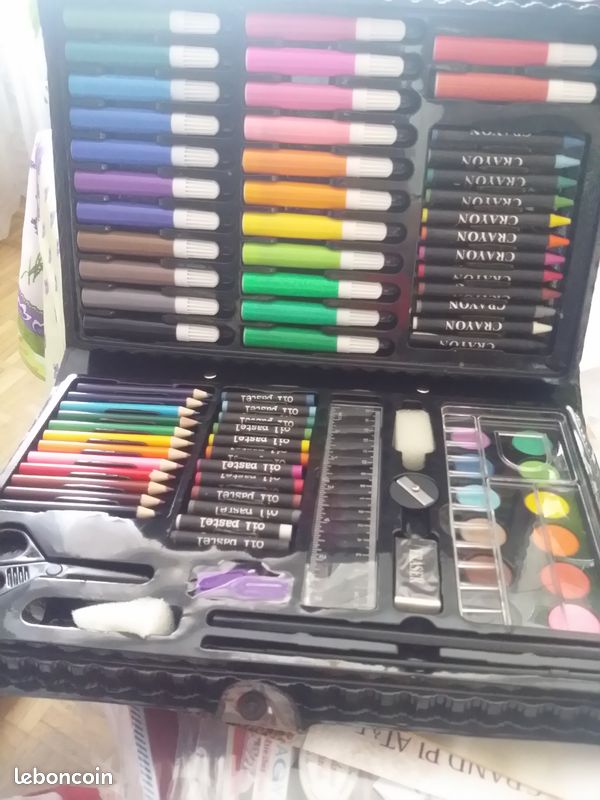 Valise de coloriage NEUVE (image 1)