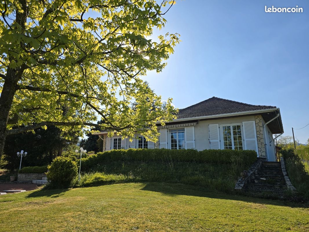 Maison 4 pièces 113 m² · à Ambierle · 113 m² · 272 000 €