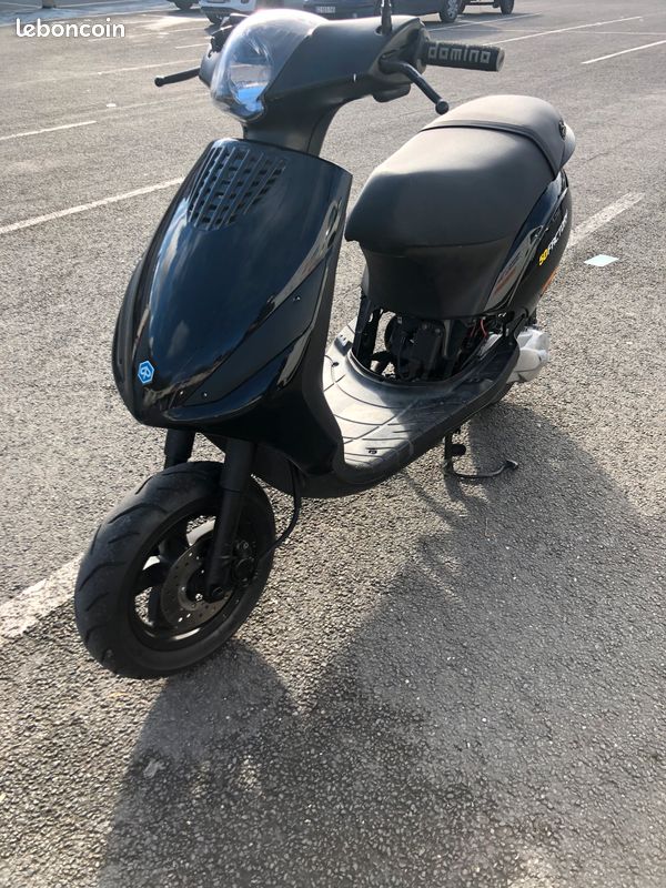 Piaggio Zip : petit scooter 50cc, léger et puissant