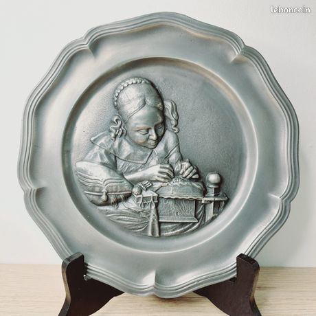 Assiette En étain Avec Suspension - Diamètre 23 Cm (occasion)