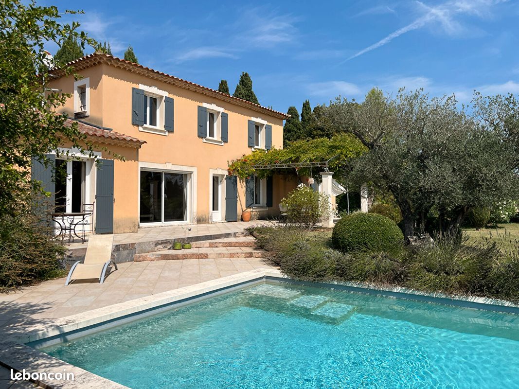 Maison 7 pièces 182 m² · à Saint-Rémy-de-Provence · 182 m² · 890 000 €