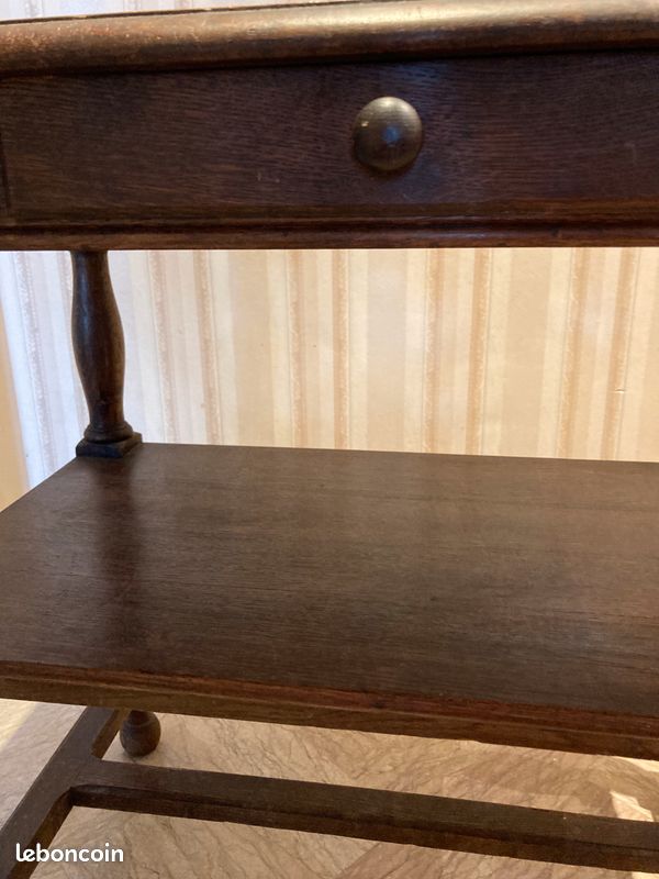 Table de style Louis XIV, en noyer massif , XVIIIe siècle (image 2)