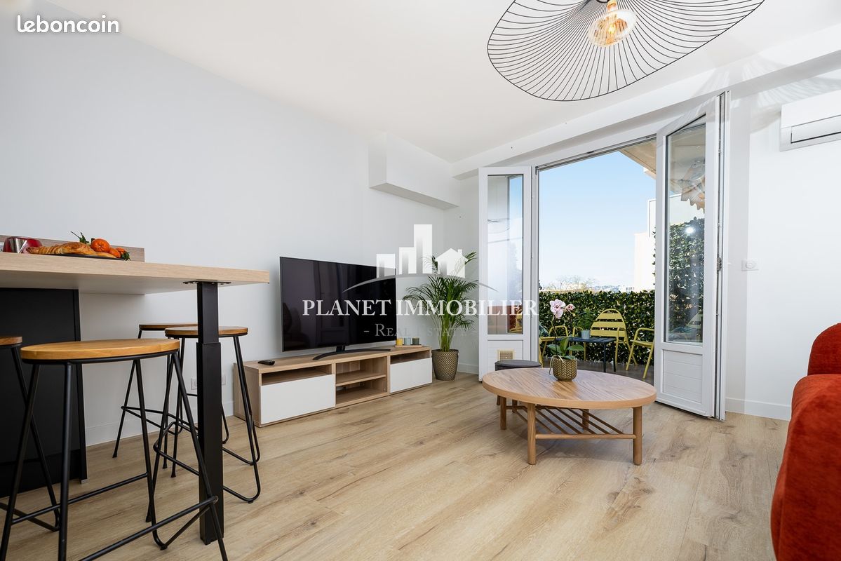 Appartement 2 pièces 49 m² · à Antibes · 49 m² · 245 000 €