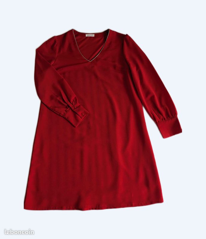 Robe rouge cache cache (image 1)