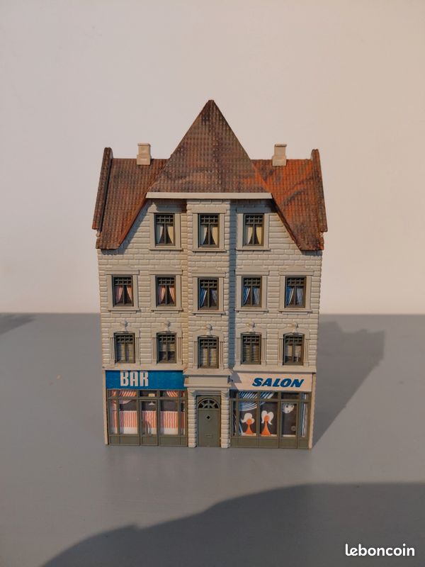 Maquette immeuble de ville ho (image 1)