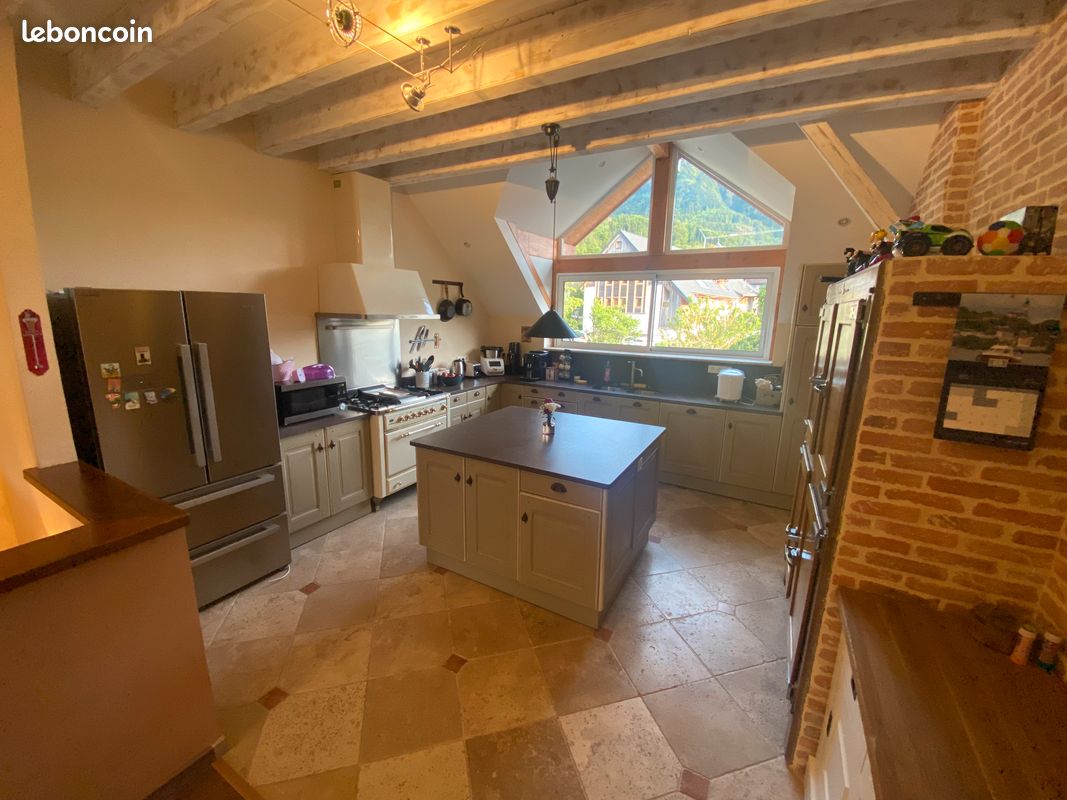 Appartement 4 pièces 95 m² · à Alex · 95 m² · 1 850 €/mois