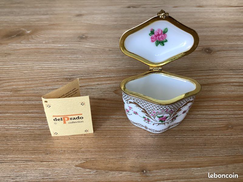 Petite boîte à bijoux en porcelaine où pilulier delprado (image 1)