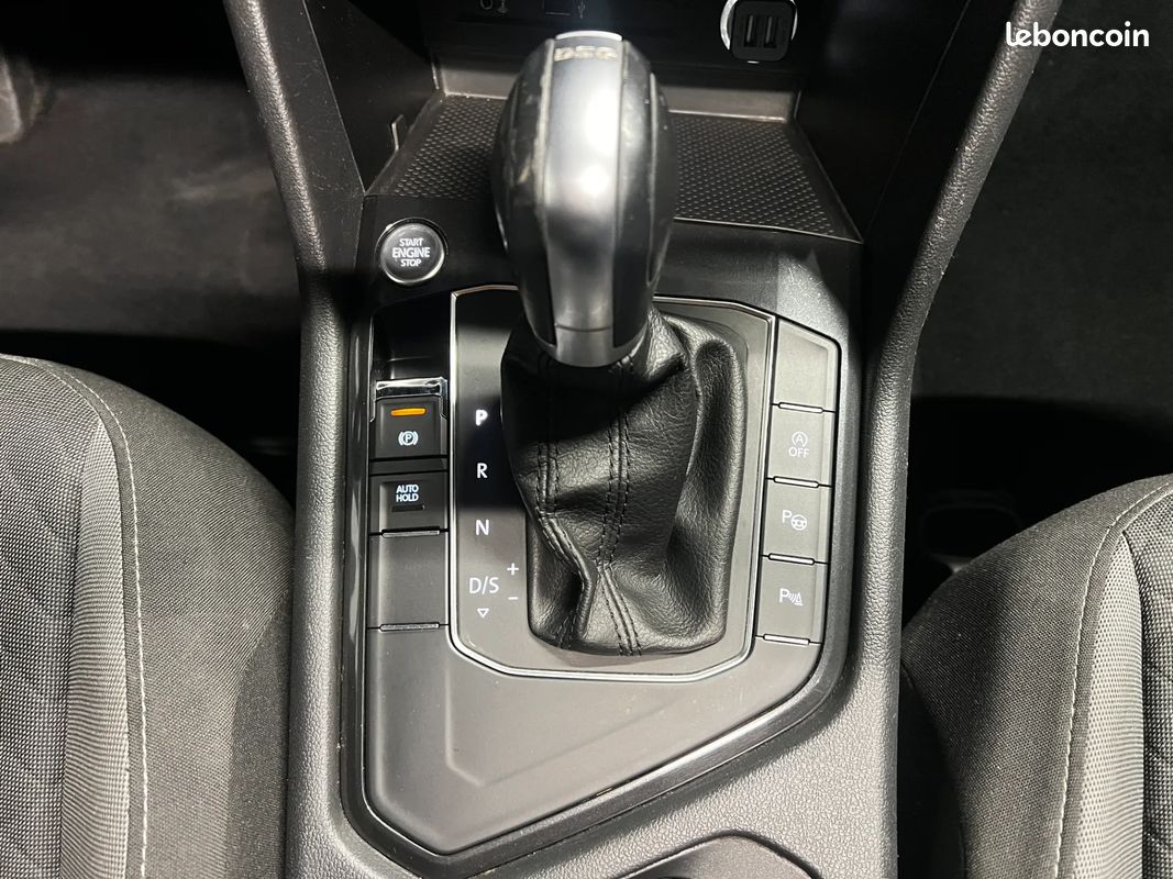 VOLKSWAGEN Tiguan 2.0 TDI 150ch Confortline - Boîte auto - CarPlay - Toit ouvrant panoramique - Régulateur de vitesse - Caméra de recul (image 26)