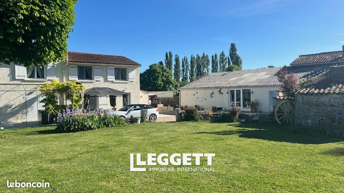 Maison 13 pièces 193 m² · à Nantillé · 193 m² · 561 800 €