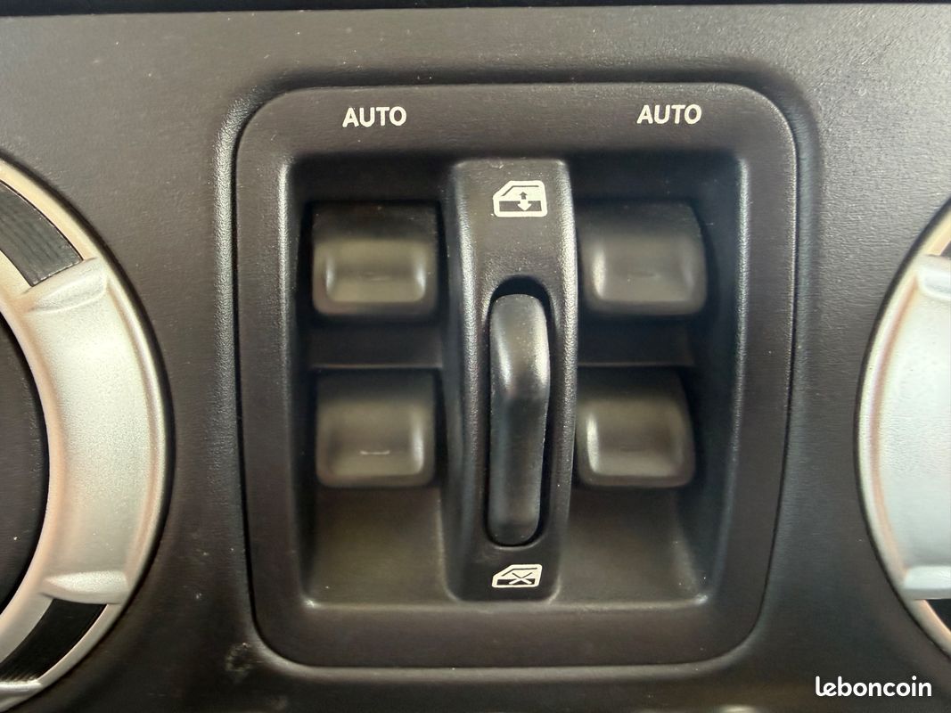JEEP WRANGLER 3.6 285CH UNLIMITED SAHARA-MARCHE PIED ELEC-LIGNE A CLAPET-TREUIL-SIÈGES CHAUFFANTS AV- ATTELAGE-GPs (image 27)