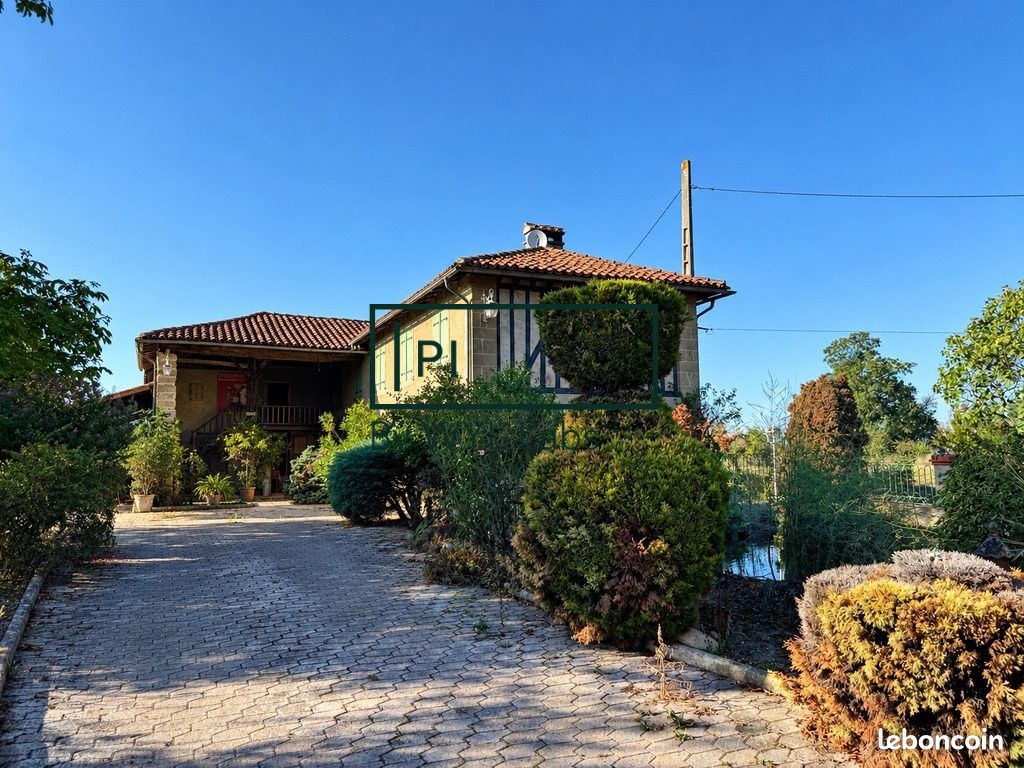 Maison 5 pièces 148 m² · à Castelnau-Magnoac · 148 m² · 260 000 €
