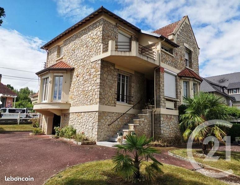 Château 7 pièces 150 m² (image 1)