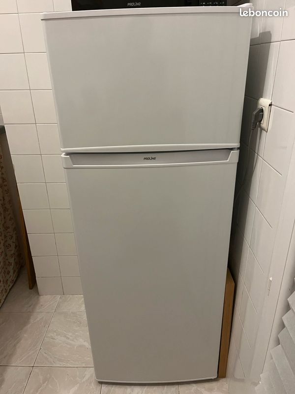 Réfrigérateur congélateur sous garantie (image 1)