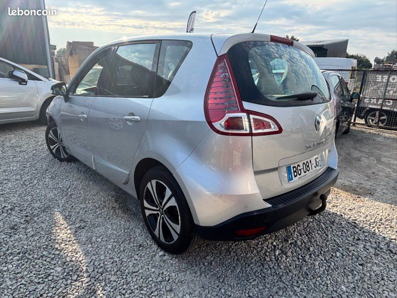 RENAULT SCENIC 3 1.5 dci 110 cv BOSE Boite Automatique (image 4)