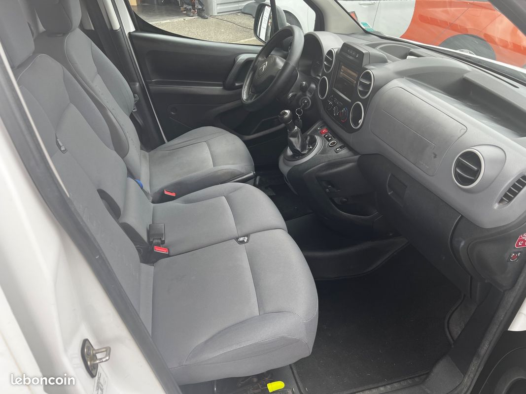 Citroen berlingo vu cabine approfondie 1.6 bluehdi 99 ch xl l2 confort / distribution faite (image 22)