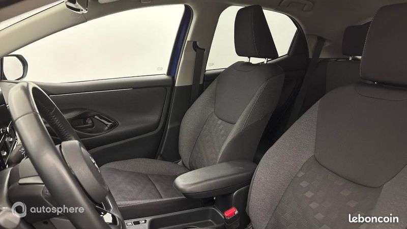 Toyota Yaris 116h Design 5p MY22 (image 12)