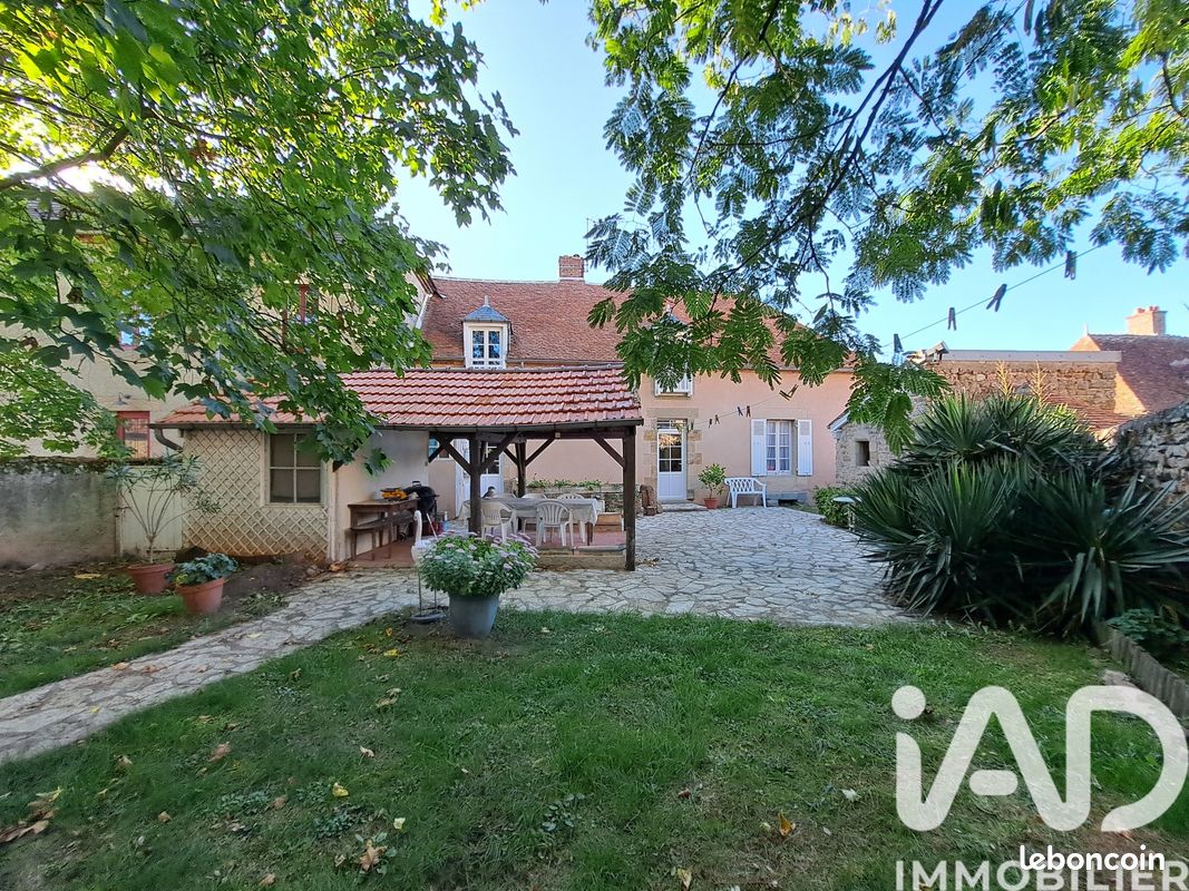 Maison 6 pièces 121 m² · à Franchesse · 121 m² · 138 000 €