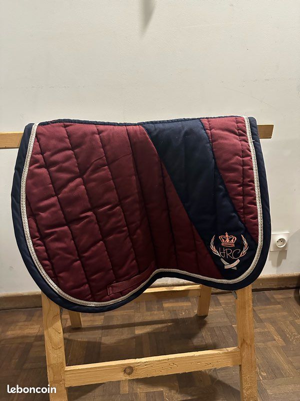 Tapis d’équitation bordeaux (image 1)
