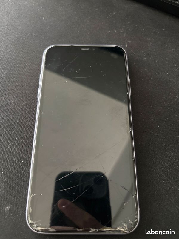 Iphone 11 (image 2)