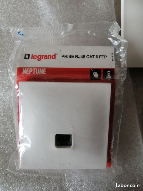 3 Prise RJ 45 legrand neptune (image 1)