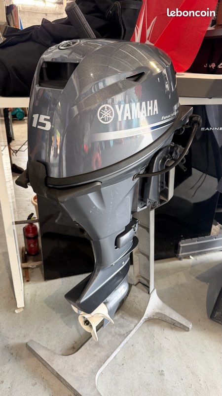 Moteur yamaha four stroke 15cv arbre court (image 2)