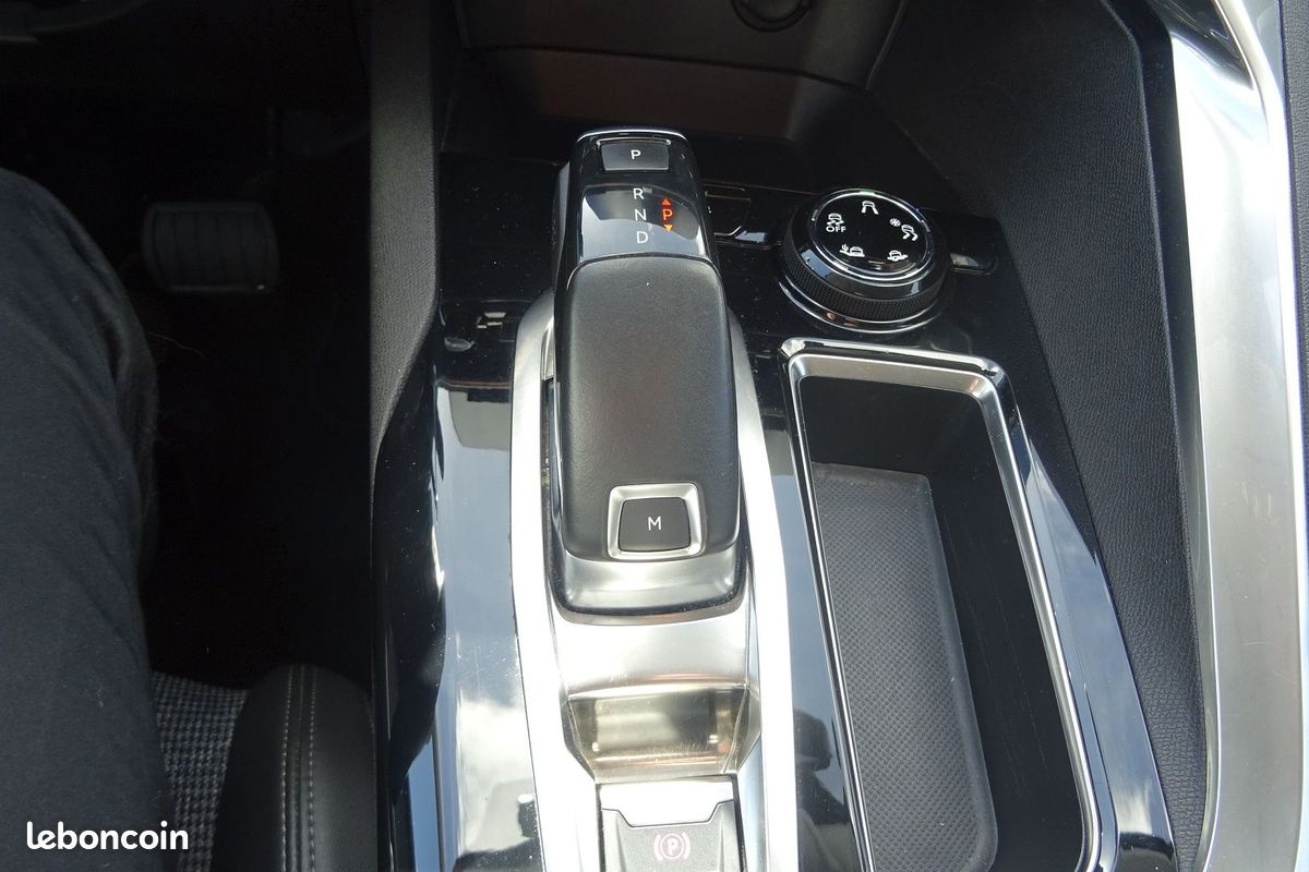Peugeot 3008 1.2 PURETECH 130CH ALLURE S&S EAT8 109G (image 14)