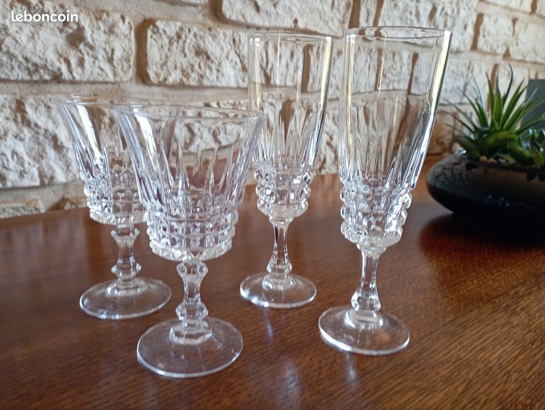 11 verres à vin / 4 à champagne Cristal d'Arques (image 1)