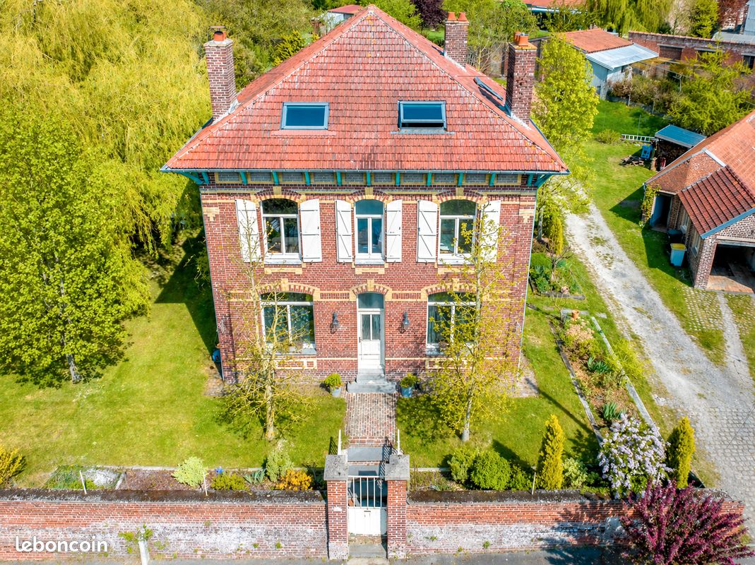 Maison 9 pièces 250 m² · à Saulzoir · 250 m² · 420 000 €