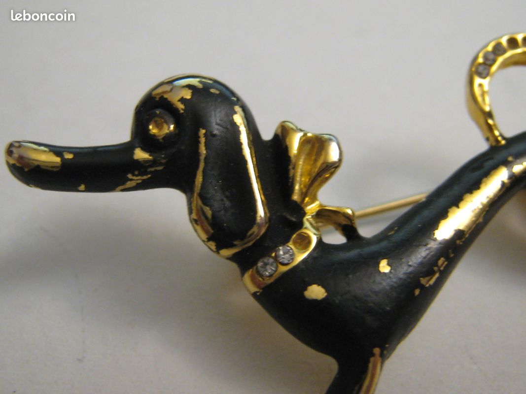 Broche Petit Chien En Métal Doré Et Noir Avec Strass - Neuf Avec étiquettes