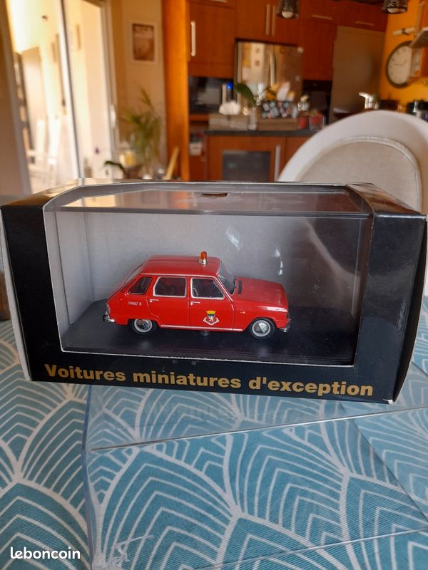 Norev 1:43 - 2 - Coche a escala - Renault 8 et Peugeot J7 1966 pompiers