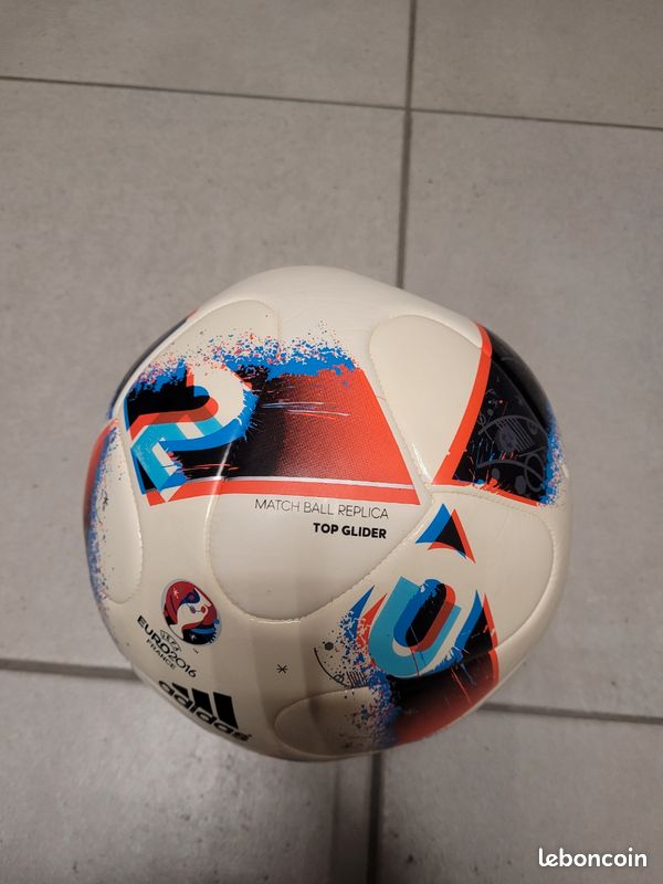 Ballon de foot euro 2016 (Neu und originalverpackt) in Saxon für CHF 34
