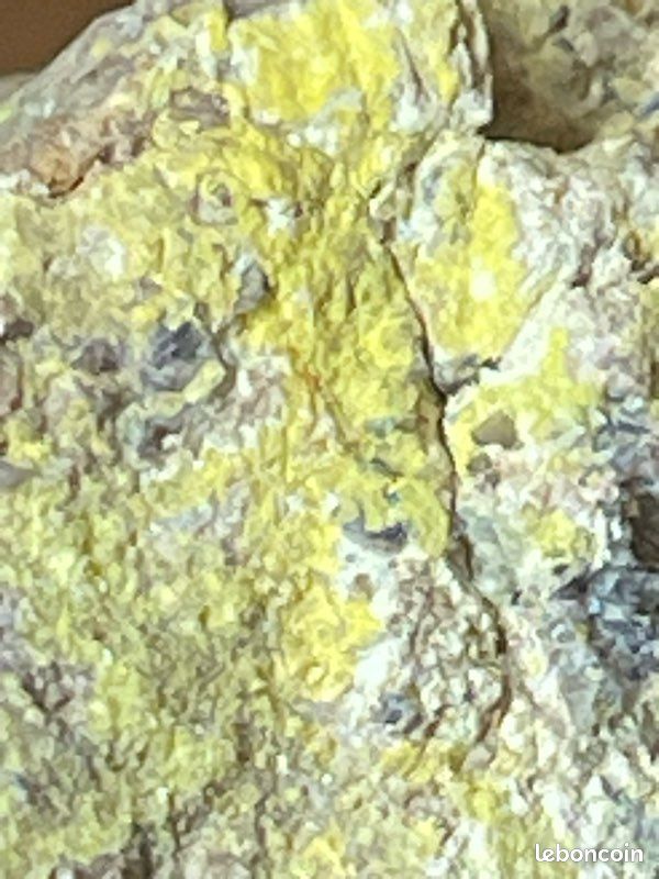 Autunite pierre uv (image 18)
