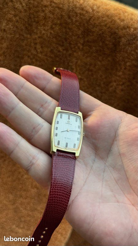Montre Omega de ville tonneau révisée (image 3)