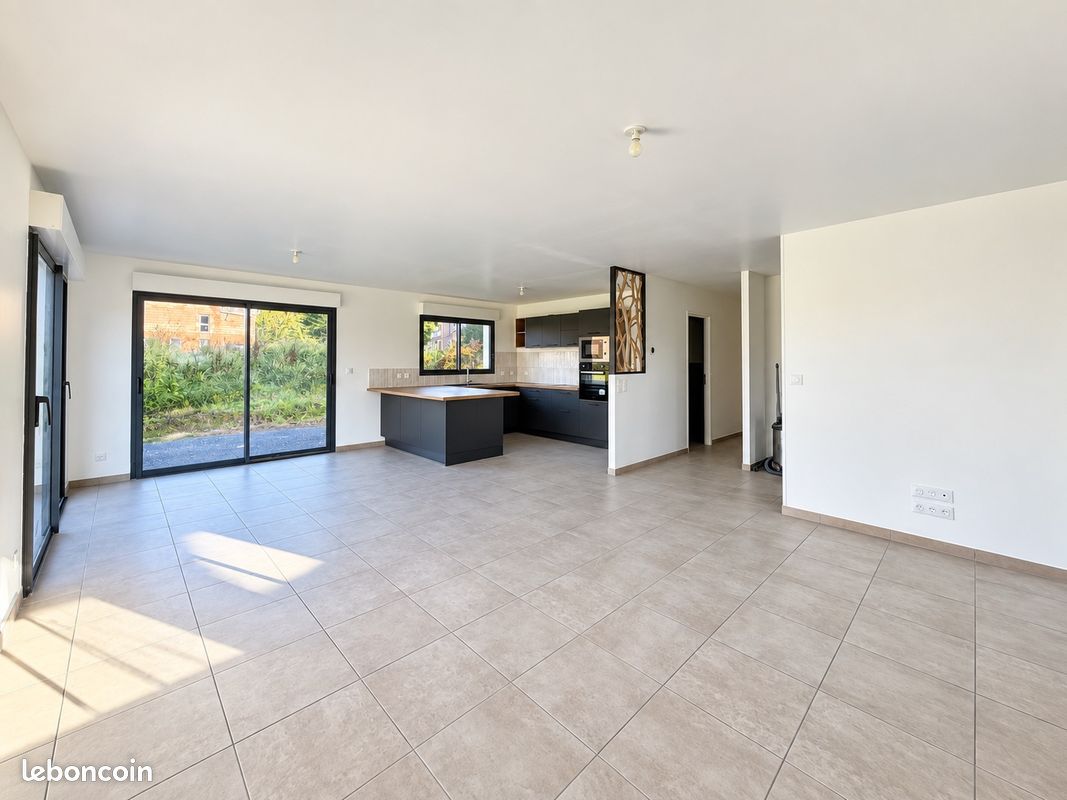 Maison 4 pièces 99 m² · à Villers-Bocage · 99 m² · 1 200 €/mois